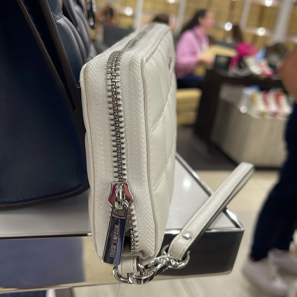 MICHAEL KORS Continental Wristlet Phone Case Wallet 
Optic White 
NWT - Picture 6 of 16